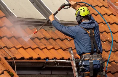 Démoussage et hydrofuge de toiture à Villers-Écalles